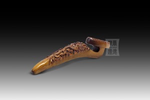 H-003 犀角雕如意  浮雕龍飾