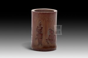 BH-013 竹留青雕筆筒 - “馴馬圖”