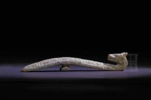 W.S-011  螭龍首玉鈎