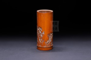 BH032 竹雕筆筒 - “兩菜葉”