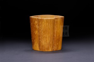 BH039 竹雕 - 菱形口筆筒（竹黃）